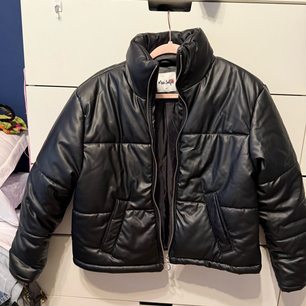 Woman’s Black Puffer Jacket